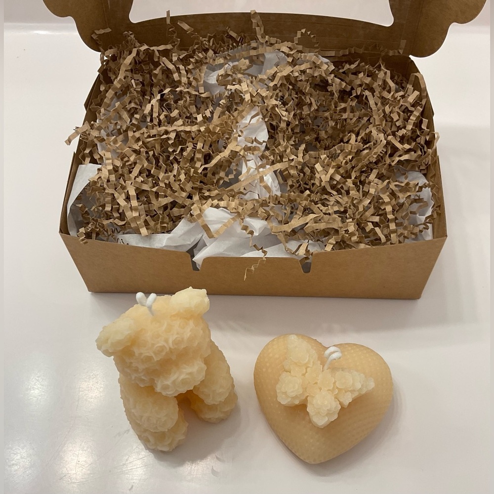 🕯️🧸🤍NIB Cream Bear and Heart Scented Candle Set - Picture 5 of 6